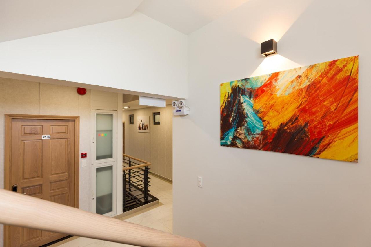 Yours Studio Airport Hotel Ho Chi Minh City Exterior photo